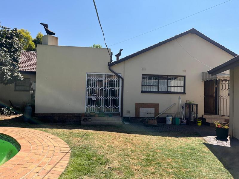 4 Bedroom Property for Sale in Albertsdal Gauteng