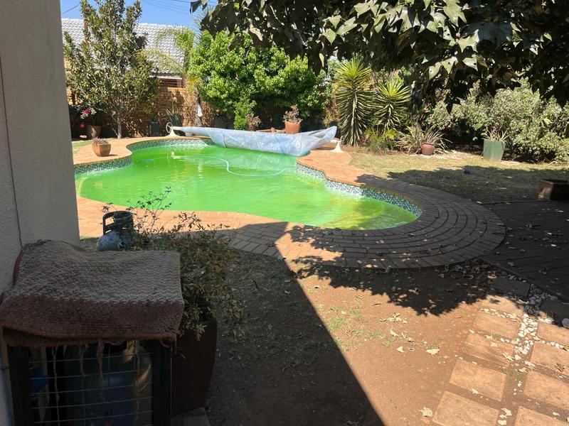 4 Bedroom Property for Sale in Albertsdal Gauteng