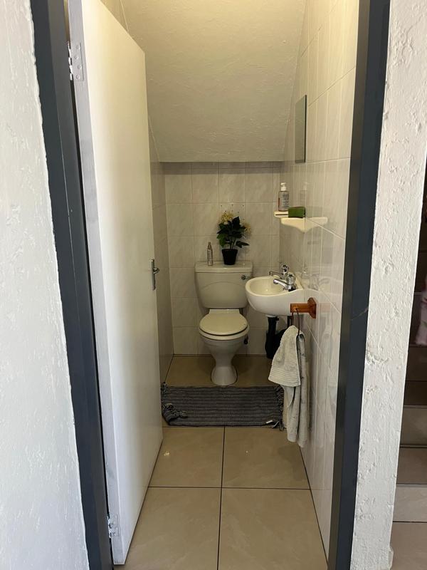 3 Bedroom Property for Sale in Albertsdal Gauteng