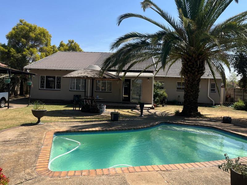3 Bedroom Property for Sale in Albertsdal Gauteng
