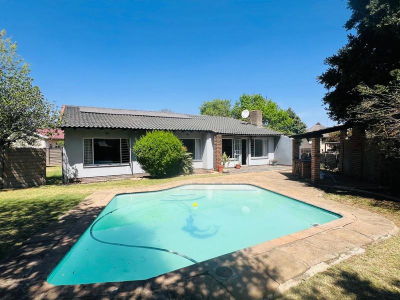 3 Bedroom Property for Sale in Verwoerdpark Gauteng