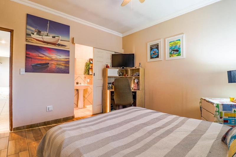 To Let 5 Bedroom Property for Rent in Midstream Estate Gauteng