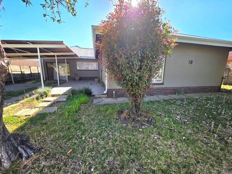 To Let 4 Bedroom Property for Rent in Three Rivers Gauteng