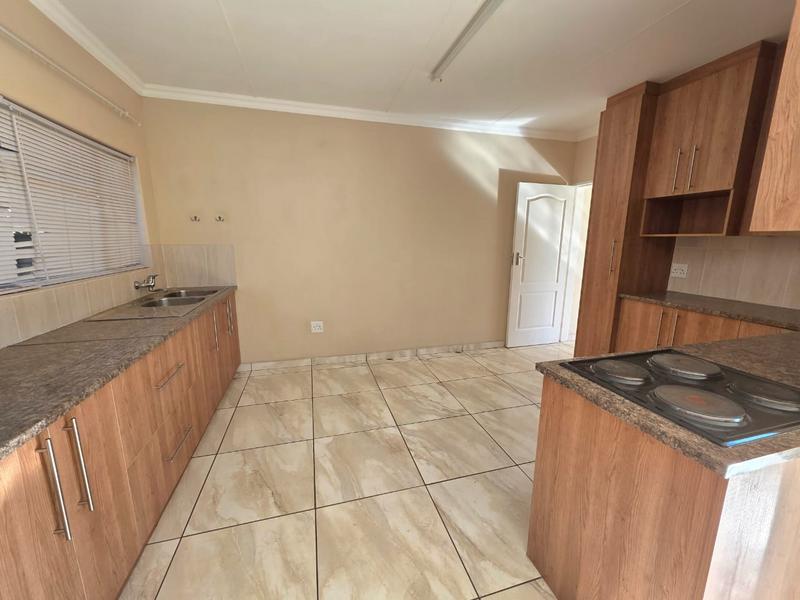 To Let 4 Bedroom Property for Rent in Three Rivers Gauteng