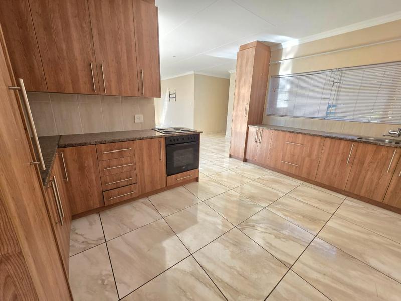 To Let 4 Bedroom Property for Rent in Three Rivers Gauteng