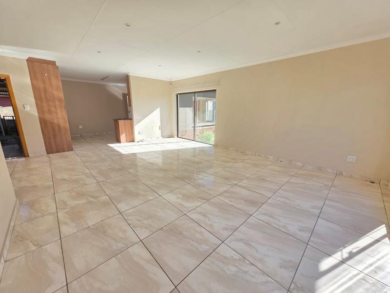 To Let 4 Bedroom Property for Rent in Three Rivers Gauteng