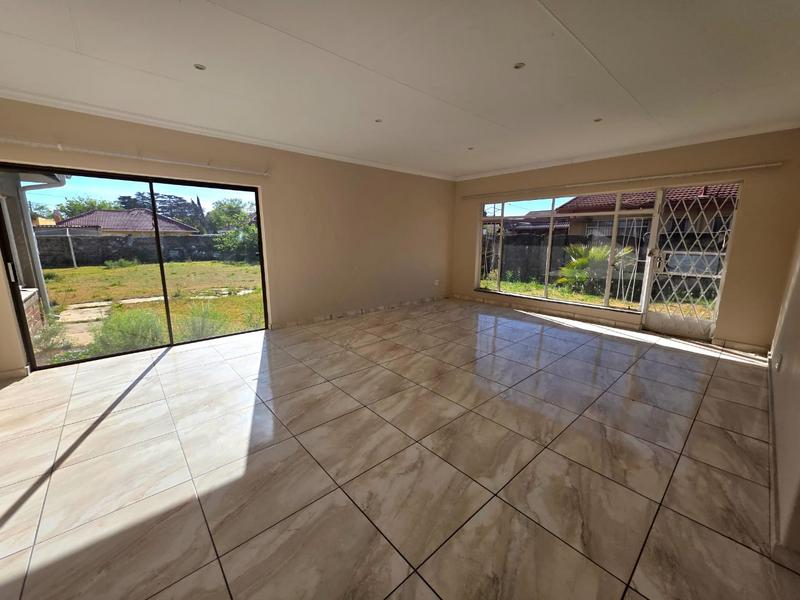 To Let 4 Bedroom Property for Rent in Three Rivers Gauteng