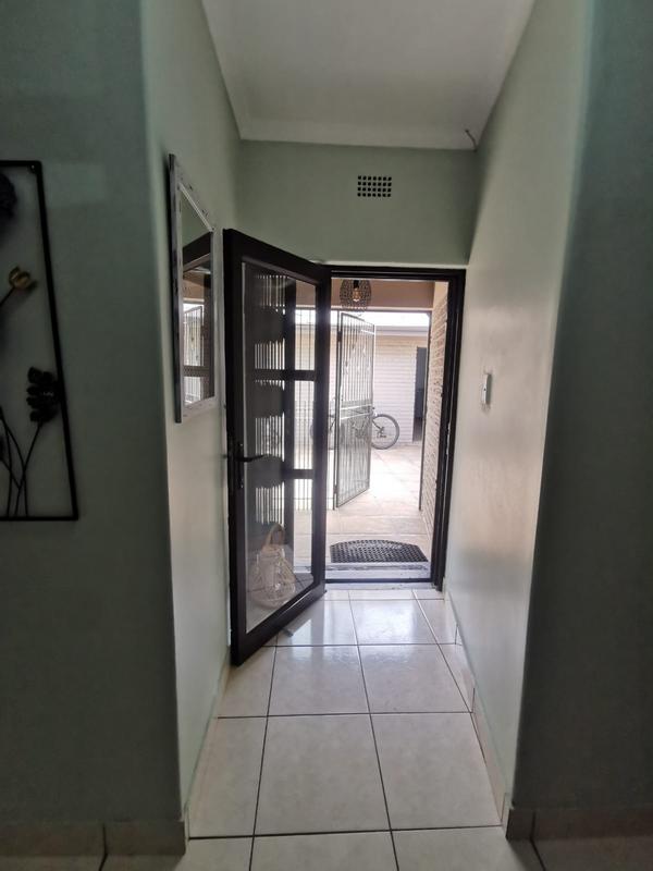 5 Bedroom Property for Sale in Meyerton Central Gauteng