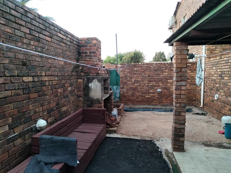 To Let 3 Bedroom Property for Rent in Erasmia Gauteng
