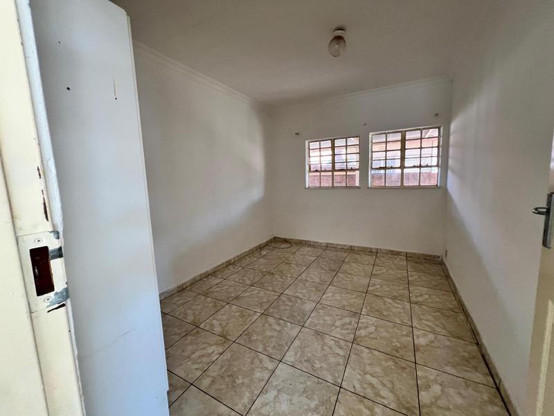 To Let 2 Bedroom Property for Rent in Laudium Gauteng