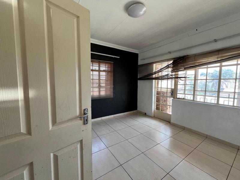 To Let 2 Bedroom Property for Rent in Laudium Gauteng