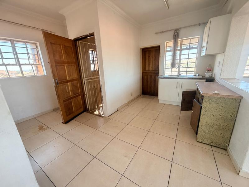 To Let 2 Bedroom Property for Rent in Laudium Gauteng