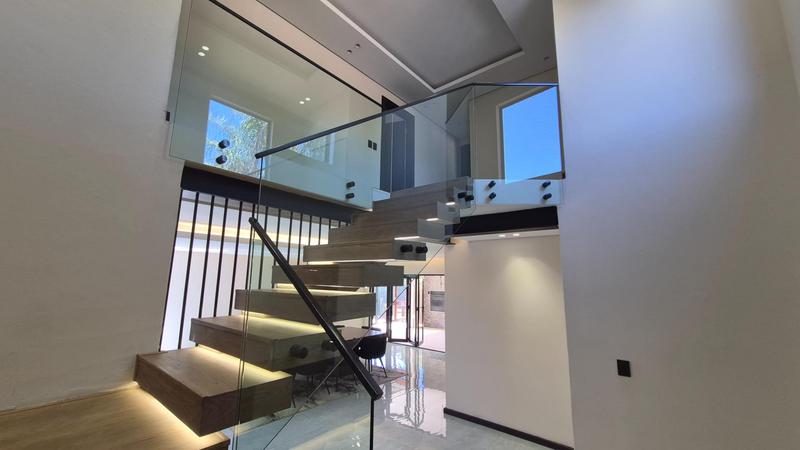 To Let 3 Bedroom Property for Rent in Eldoglen Gauteng