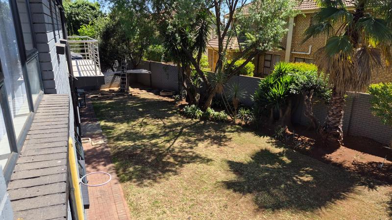 To Let 3 Bedroom Property for Rent in Eldoglen Gauteng