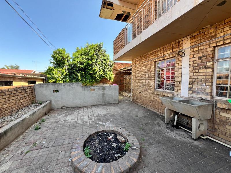 8 Bedroom Property for Sale in Laudium Gauteng