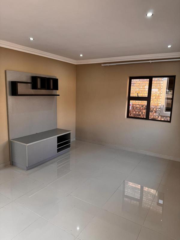 To Let 2 Bedroom Property for Rent in Erasmia Gauteng