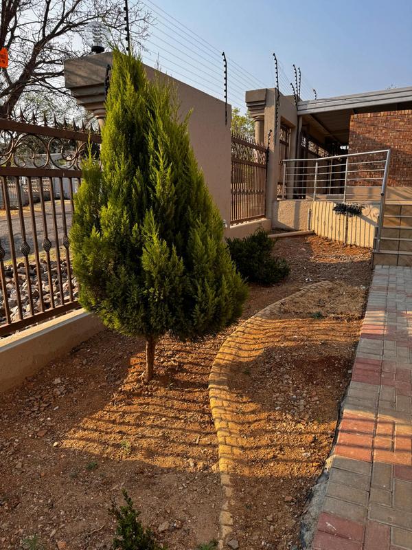 To Let 2 Bedroom Property for Rent in Erasmia Gauteng