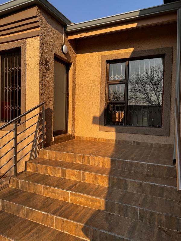 To Let 2 Bedroom Property for Rent in Erasmia Gauteng