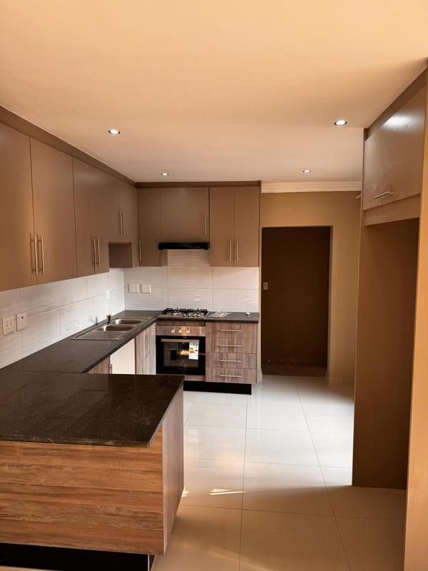To Let 2 Bedroom Property for Rent in Erasmia Gauteng