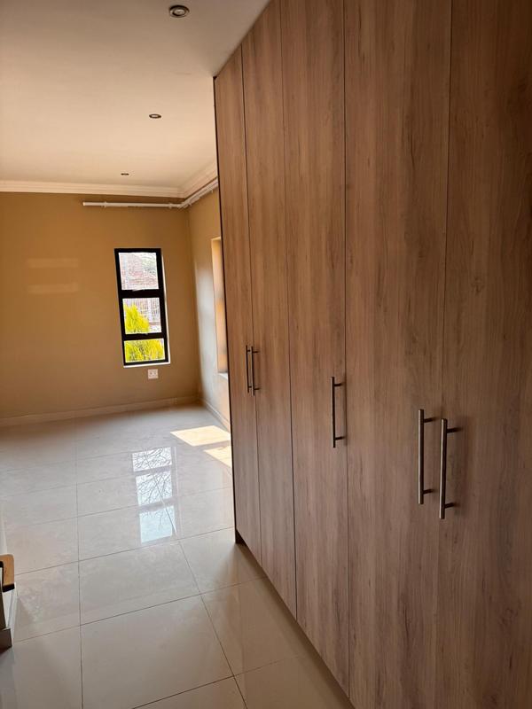 To Let 2 Bedroom Property for Rent in Erasmia Gauteng