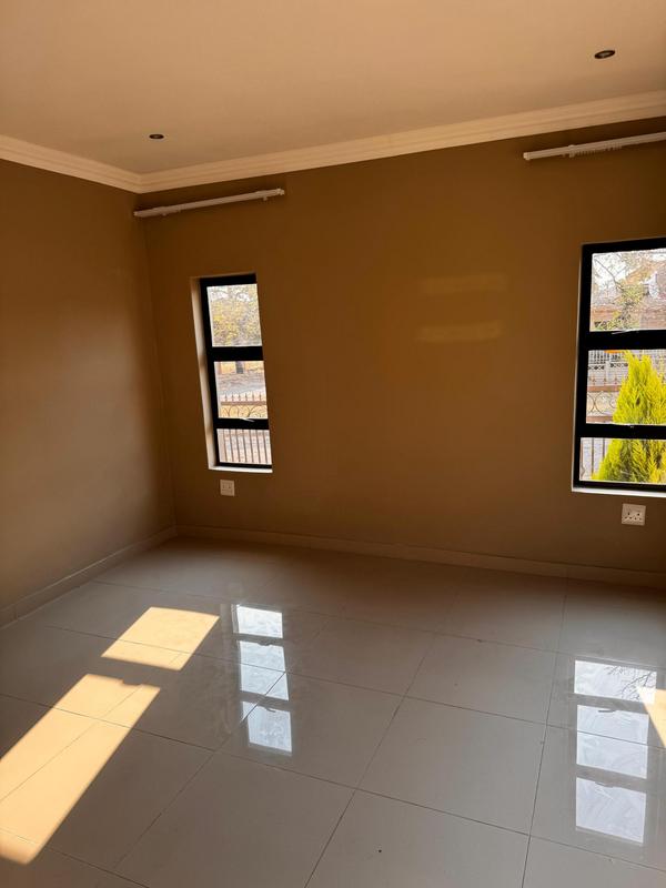 To Let 2 Bedroom Property for Rent in Erasmia Gauteng