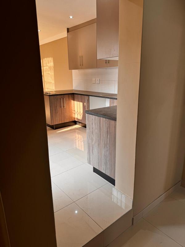To Let 2 Bedroom Property for Rent in Erasmia Gauteng