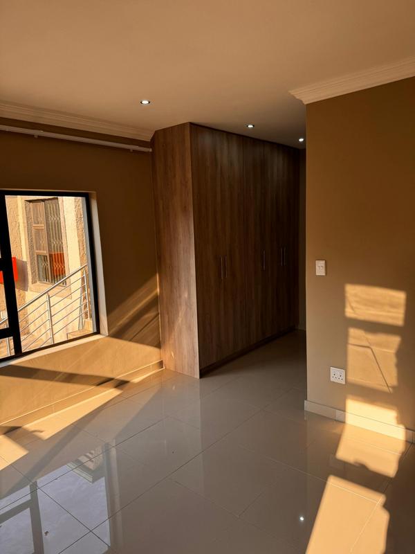 To Let 2 Bedroom Property for Rent in Erasmia Gauteng
