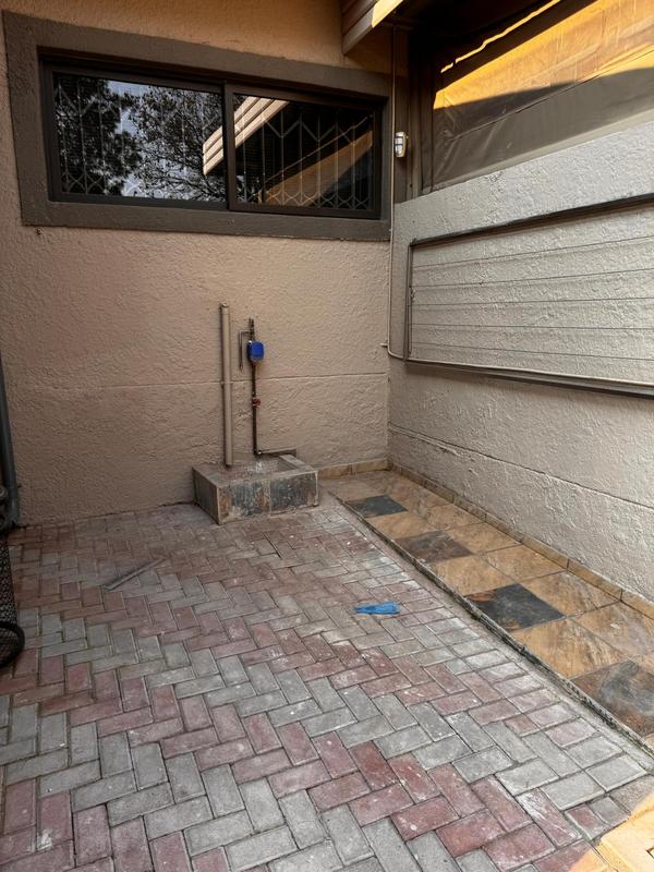 To Let 2 Bedroom Property for Rent in Erasmia Gauteng