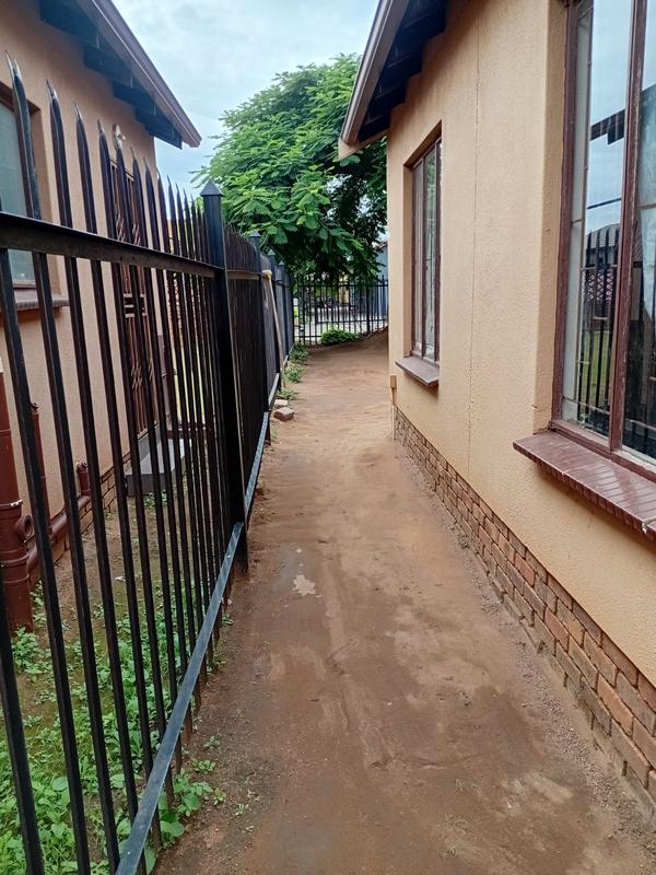 2 Bedroom Property for Sale in Soshanguve VV Gauteng
