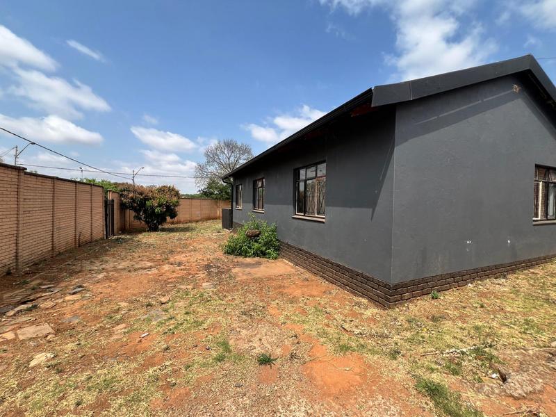 To Let 4 Bedroom Property for Rent in Laudium Gauteng