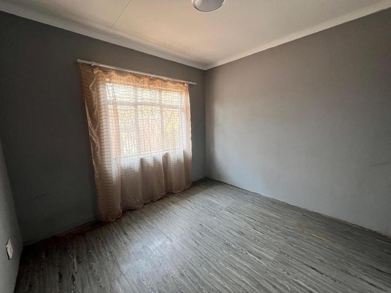To Let 4 Bedroom Property for Rent in Laudium Gauteng