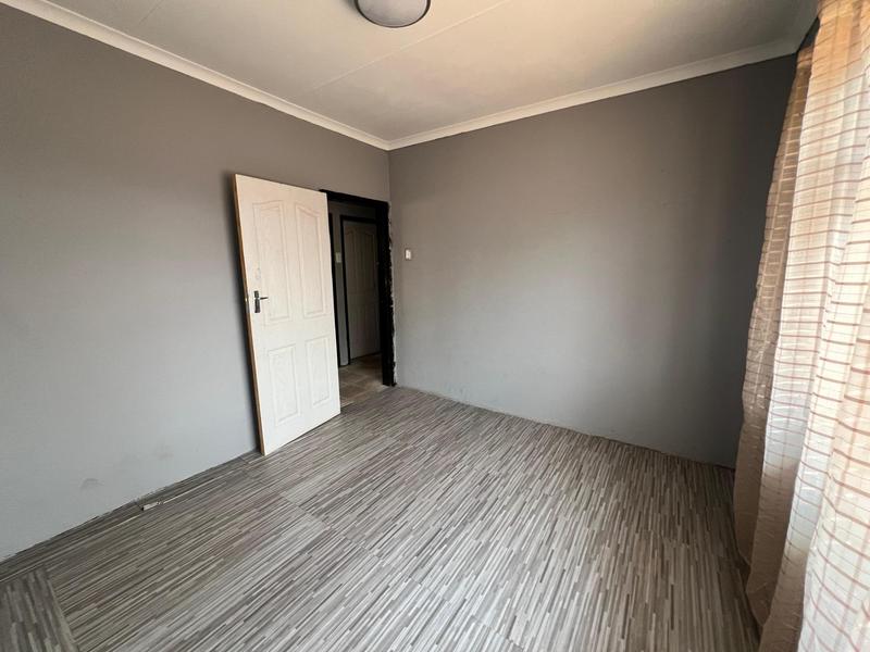 To Let 4 Bedroom Property for Rent in Laudium Gauteng
