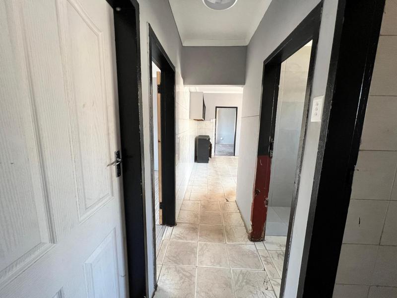 To Let 4 Bedroom Property for Rent in Laudium Gauteng