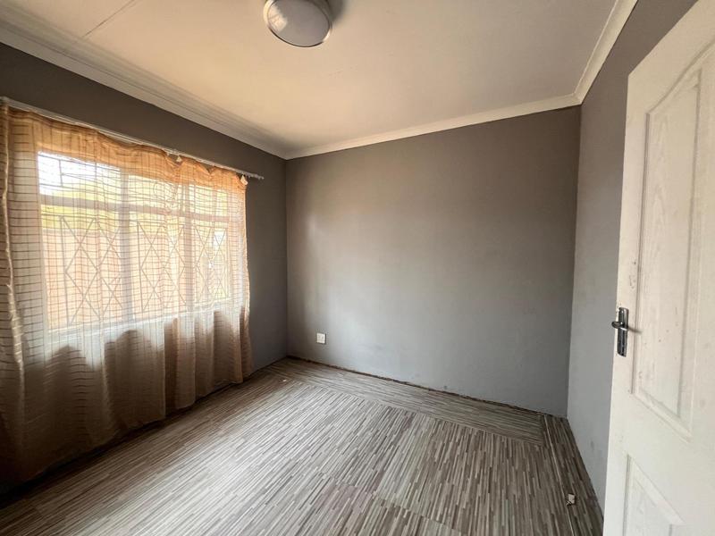 To Let 4 Bedroom Property for Rent in Laudium Gauteng