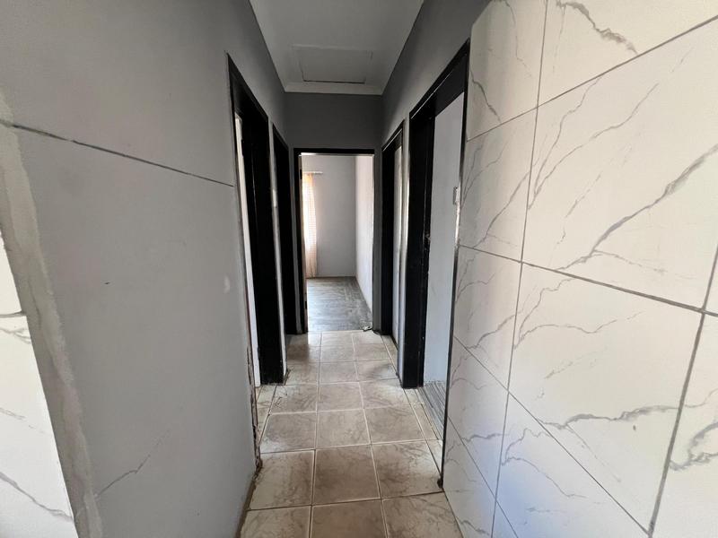 To Let 4 Bedroom Property for Rent in Laudium Gauteng