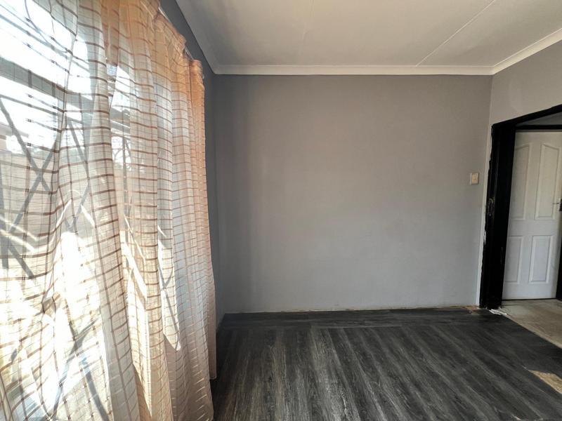 To Let 4 Bedroom Property for Rent in Laudium Gauteng
