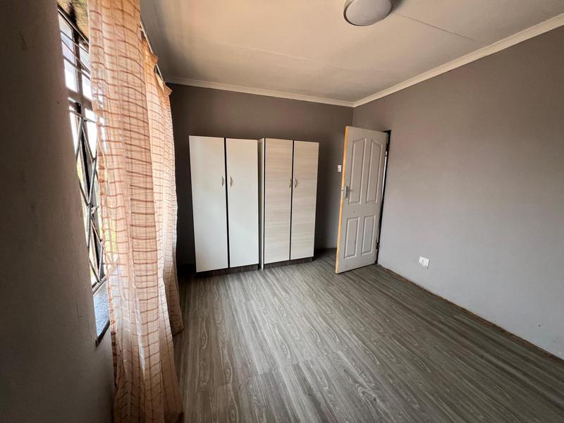 To Let 4 Bedroom Property for Rent in Laudium Gauteng