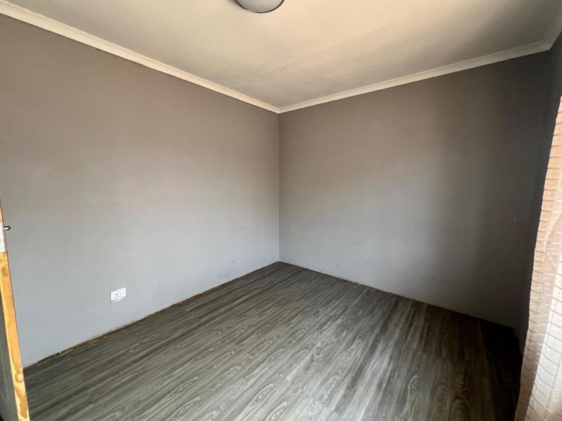 To Let 4 Bedroom Property for Rent in Laudium Gauteng