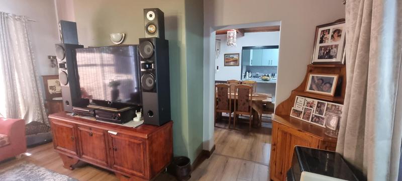 4 Bedroom Property for Sale in Doringkloof Gauteng