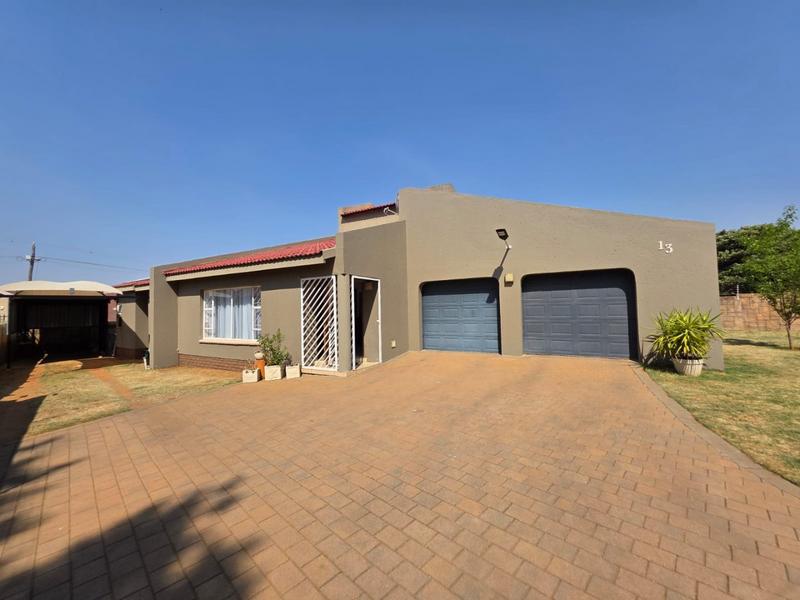 3 Bedroom Property for Sale in Eike Park Gauteng