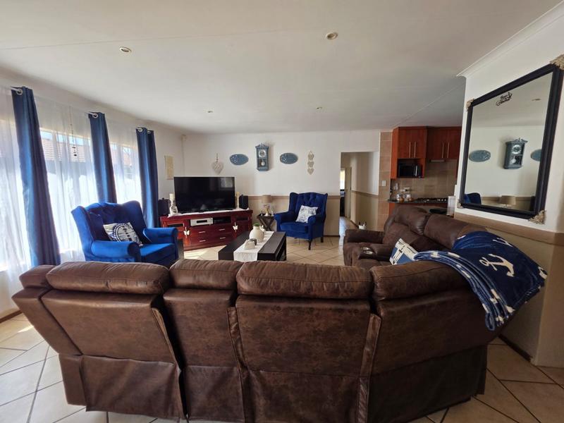 3 Bedroom Property for Sale in Eike Park Gauteng