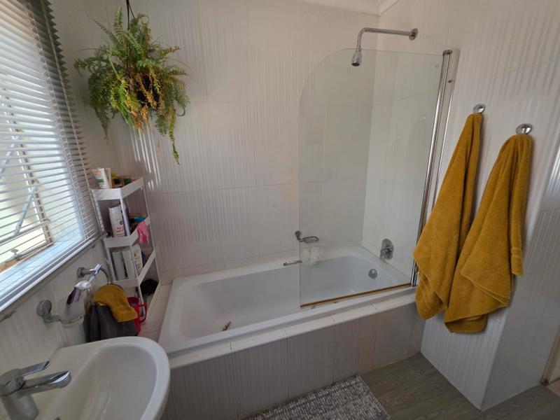 3 Bedroom Property for Sale in Eike Park Gauteng