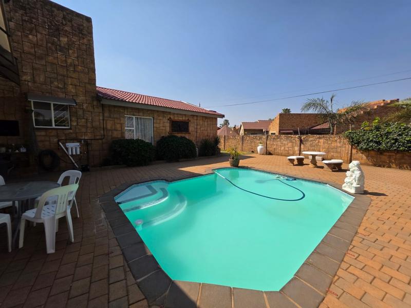 3 Bedroom Property for Sale in Eike Park Gauteng
