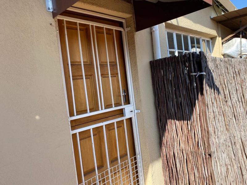 To Let 1 Bedroom Property for Rent in Witfield Gauteng