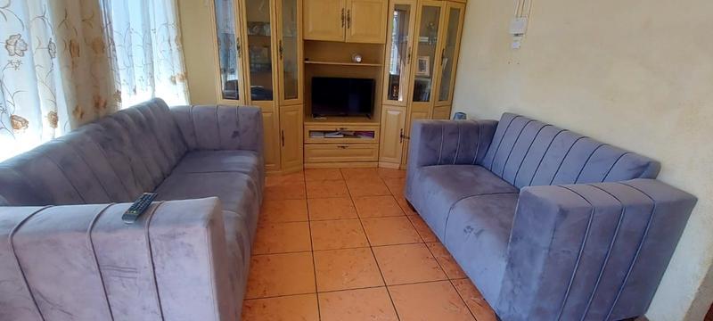 2 Bedroom Property for Sale in Mohlakeng Gauteng