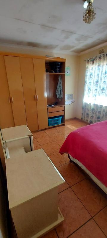 2 Bedroom Property for Sale in Mohlakeng Gauteng