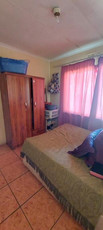 2 Bedroom Property for Sale in Mohlakeng Gauteng