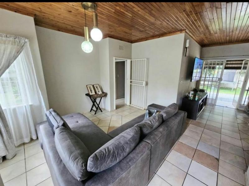 3 Bedroom Property for Sale in Dorandia Gauteng
