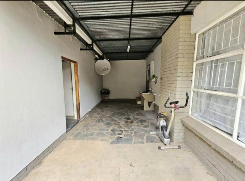 3 Bedroom Property for Sale in Dorandia Gauteng