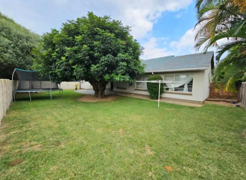 3 Bedroom Property for Sale in Dorandia Gauteng
